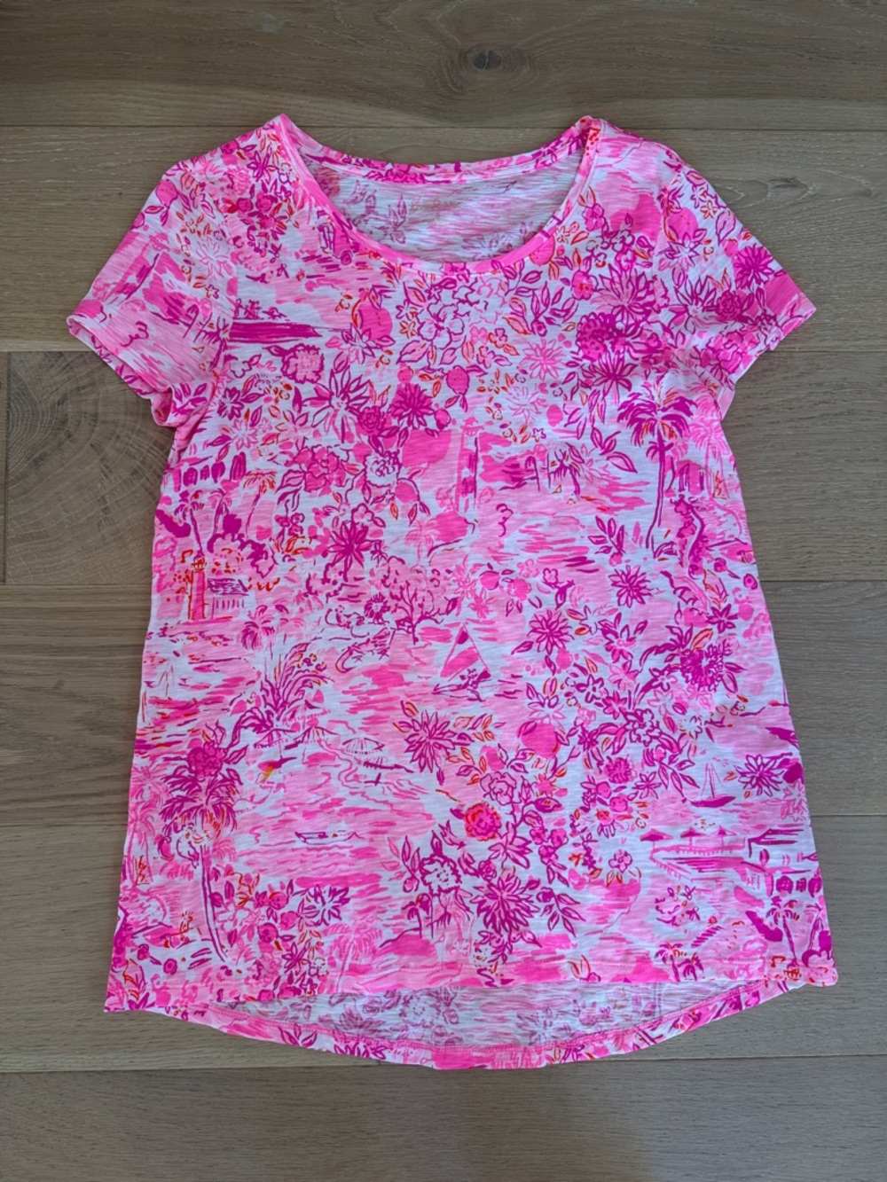 NWOT Lilly Pulitzer Etta Round Neck Pink Patterned Short Sleeve Women's T size S
